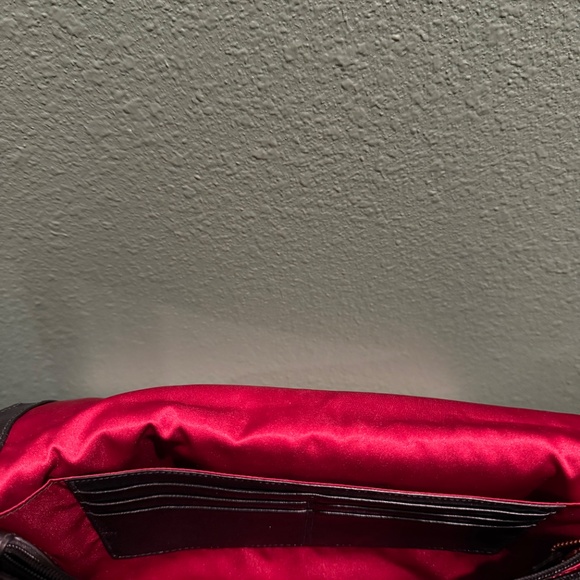 Classic and Vintage Coach Clutch - Picture 4 of 4